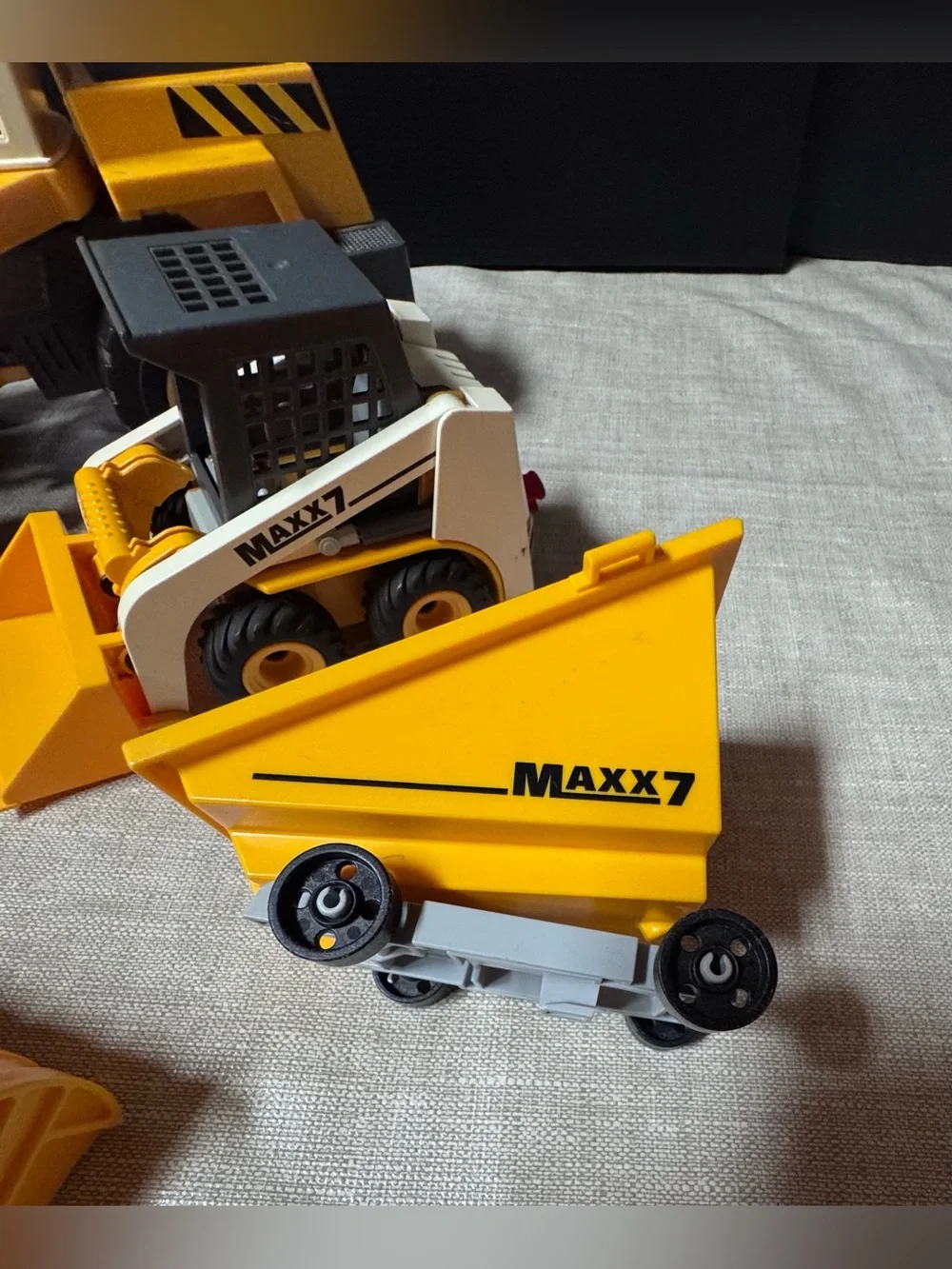 Conveyor with Mini Excavator